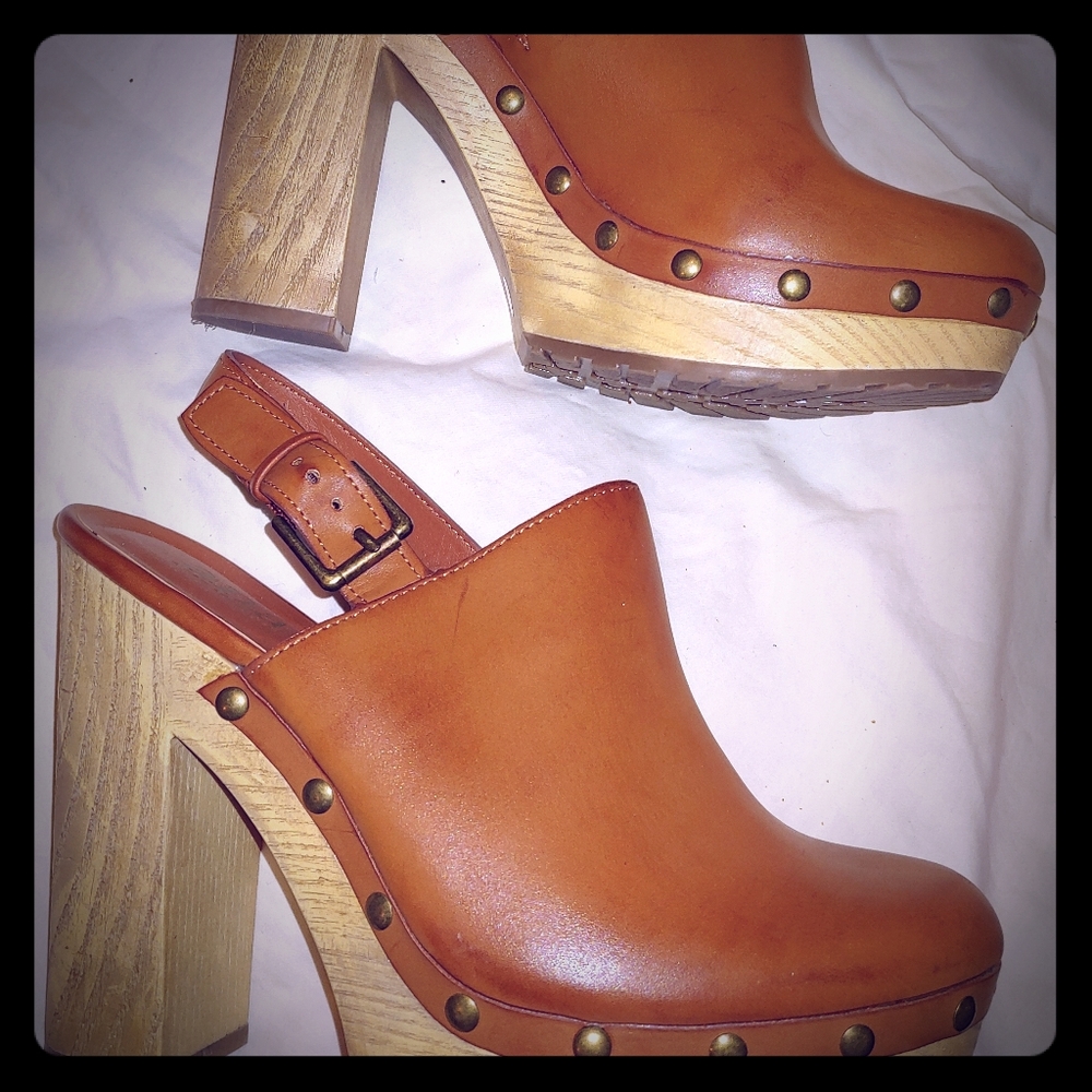 Ana Rowan clogs